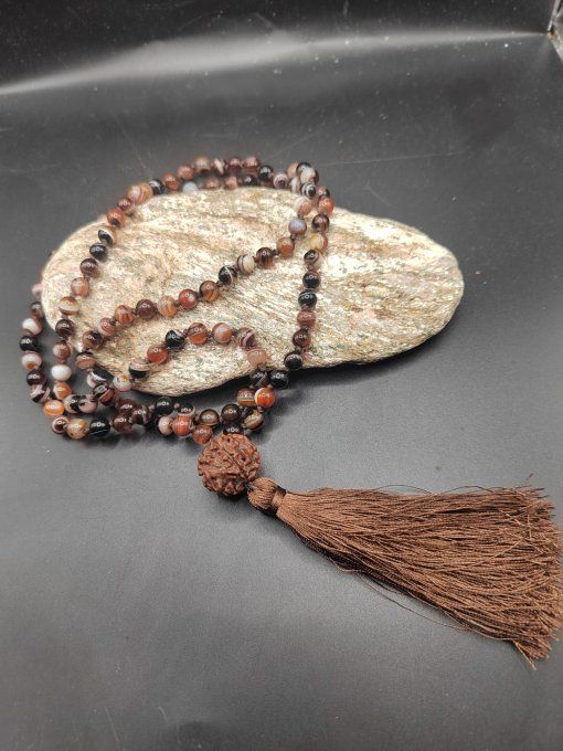 Mala en Agate Rubané Rouge & Noire – Dédié à la Déesse Kali